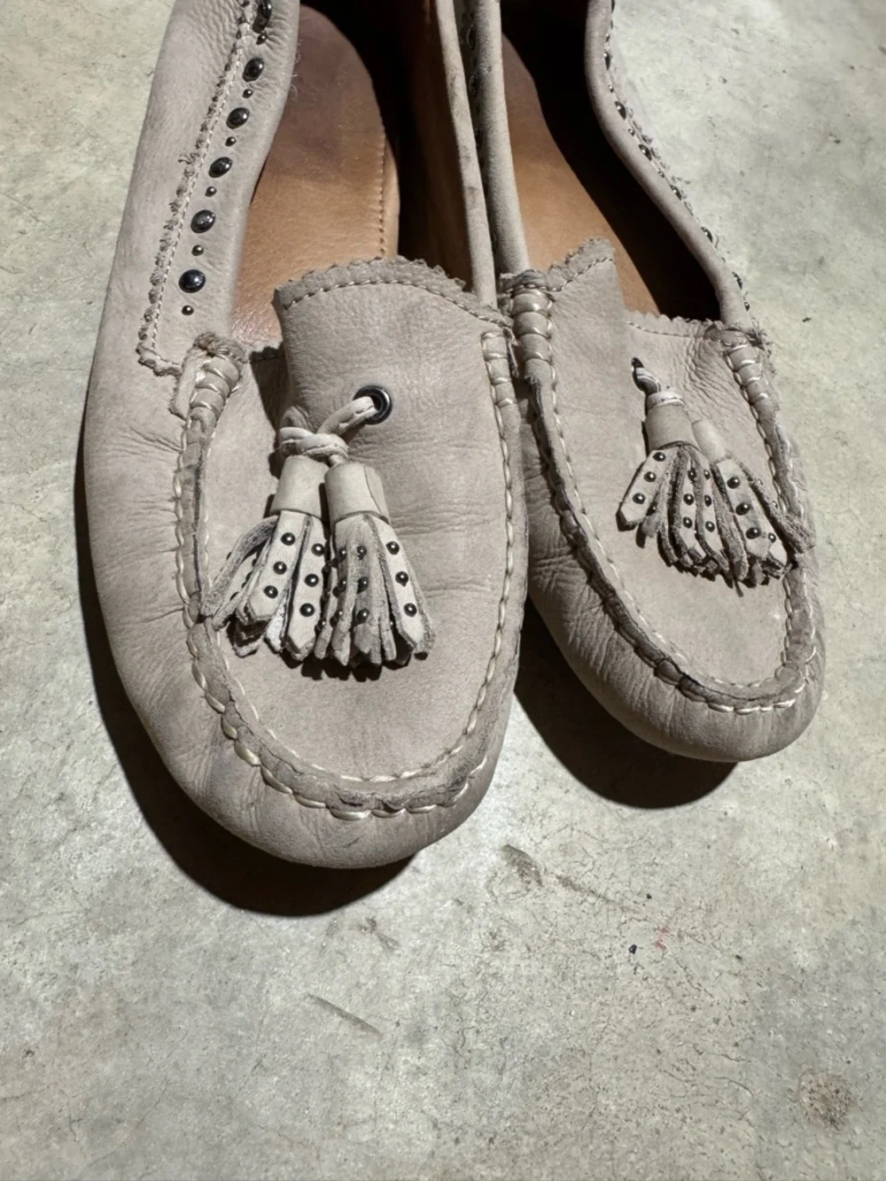 Coach Nordolk Beige Leather Loafers Sgoes Women Size 7.5 Tassel Studded Travel